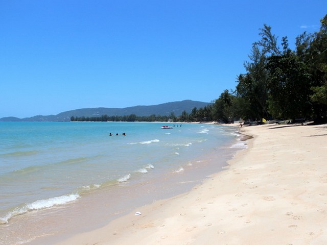 Lipa Noi Beach